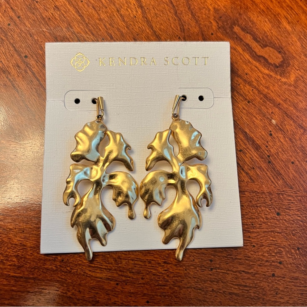 Kendra Scott Earrings 🪸